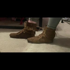 MINNETONKA shoes 👞